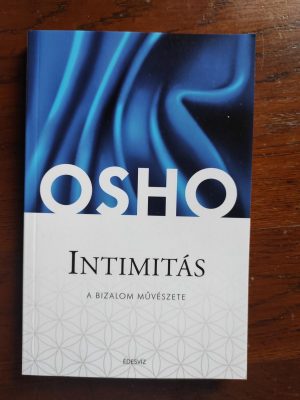 Osho Intimitás A bizalom művészete könyv borító